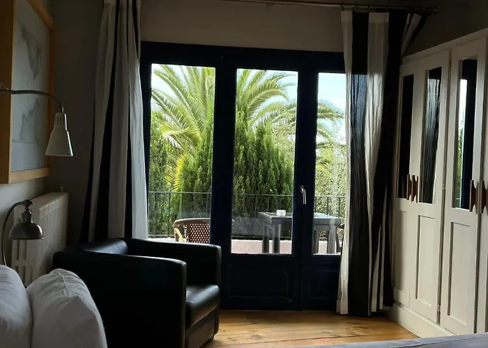Hotel Trias