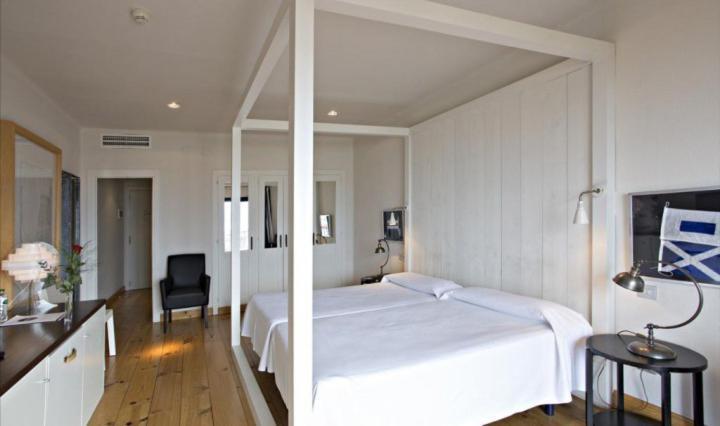 Trias Hotel 4*